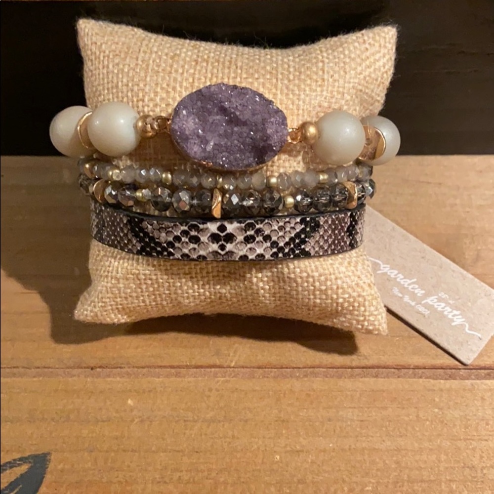 Elastic purple toned bracelet set